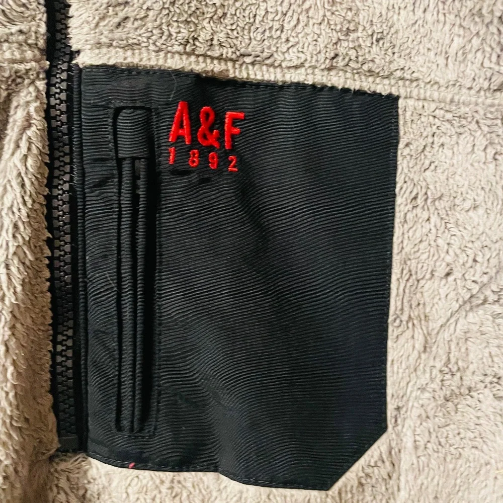 Abercrombie pullover Jacket - Picture 7 of 8